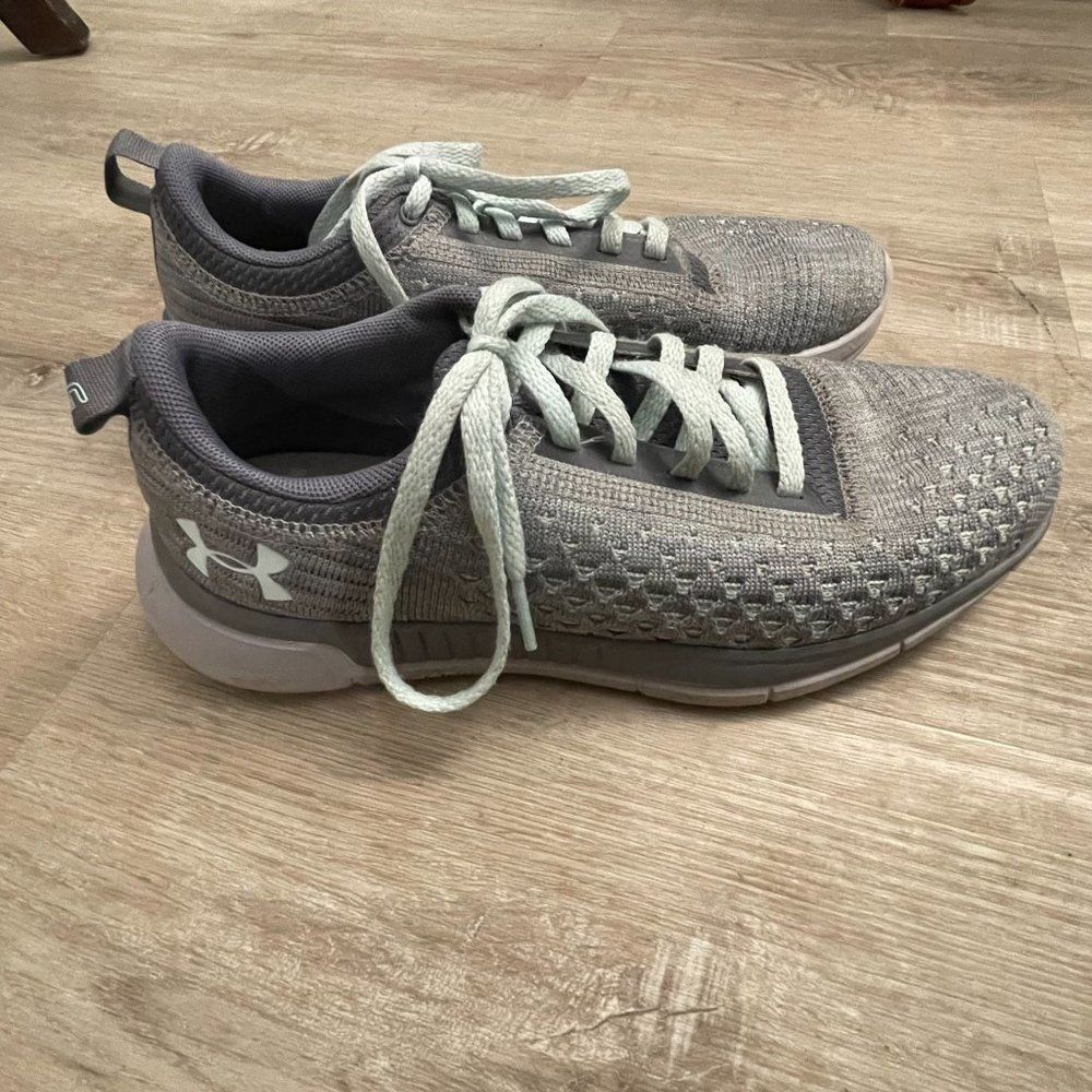 Under Armour Women's Grey Stylish and Comfortable Athletic Sneakers - 7.5